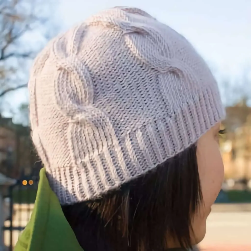 Hats, Mittens & Scarves: 25 Cool and Cozy Knitted Projects by Andrea Tung