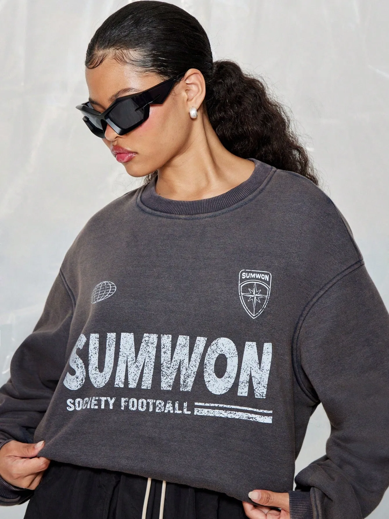 SUMWON WOMEN Washed Crew Neck Sweatshirt With Front Graphic Print