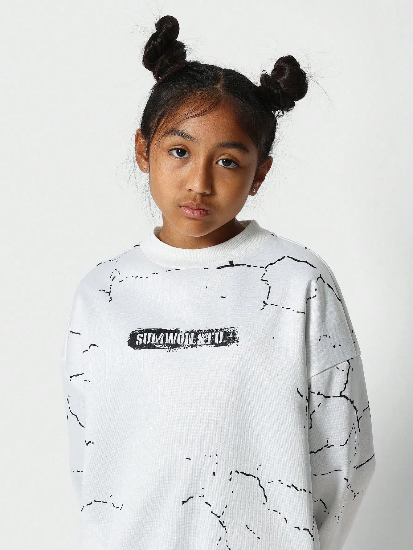 Tween Girls Vintage Crew Neck Sweatshirt With All Over Print